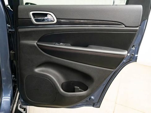 Used 2020 Jeep Grand Cherokee Trailhawk w/ Trailhawk Luxury Group AWD/4WD image 32