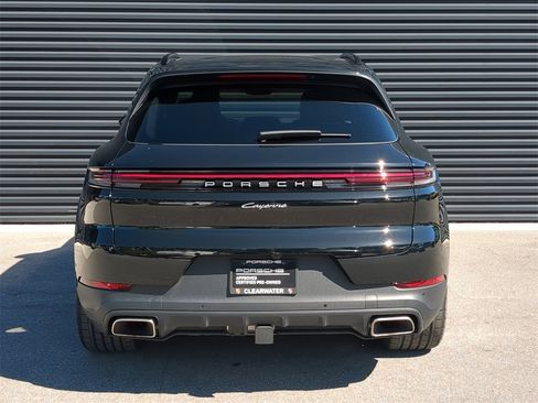 Used 2025 Porsche Cayenne image 6