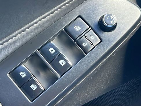 Certified 2022 Toyota Avalon XLE FWD image 18