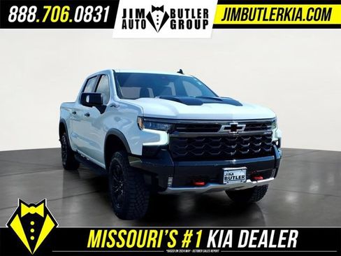 Used 2023 Chevrolet Silverado 1500 ZR2 w/ Technology Package AWD/4WD image 26