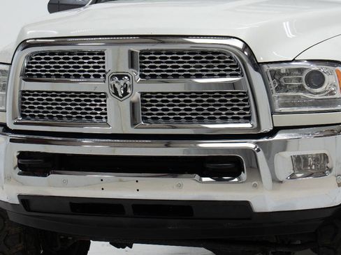 Used 2018 RAM 2500 Laramie AWD/4WD image 10