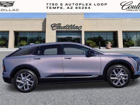 New 2026 Cadillac Optiq Luxury 1 image 2