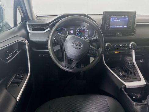 Certified 2021 Toyota RAV4 LE AWD/4WD image 19