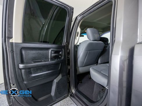 Used 2018 RAM 1500 Express w/ Express Value Package AWD/4WD image 24