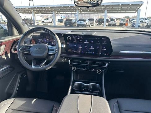 New 2026 Chevrolet Traverse Z71 w/ Enhanced Driving Package AWD/4WD image 16