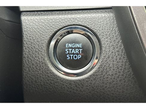 Used 2018 Toyota Camry LE w/ Convenience Package FWD image 23