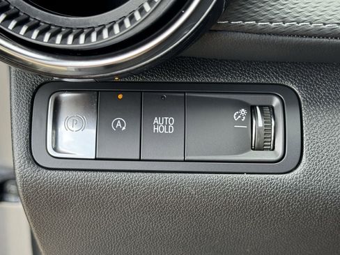 Used 2025 Chevrolet Equinox LT FWD image 24