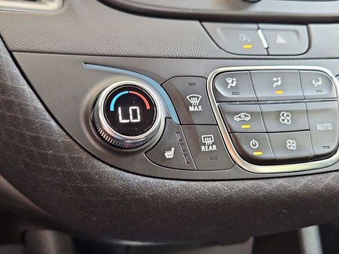 Used 2025 Chevrolet Malibu LT FWD image 17