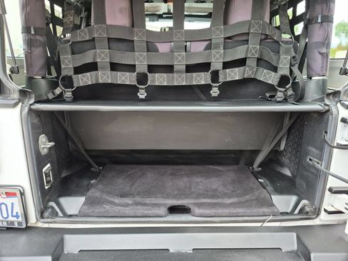 Used 2015 Jeep Wrangler Sport AWD/4WD image 28