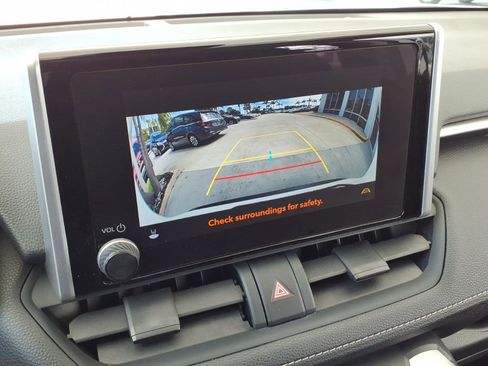 Used 2023 Toyota RAV4 LE AWD/4WD image 28