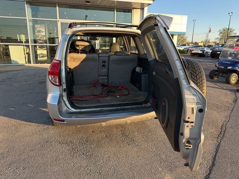 Used 2007 Toyota RAV4 Limited AWD/4WD image 9
