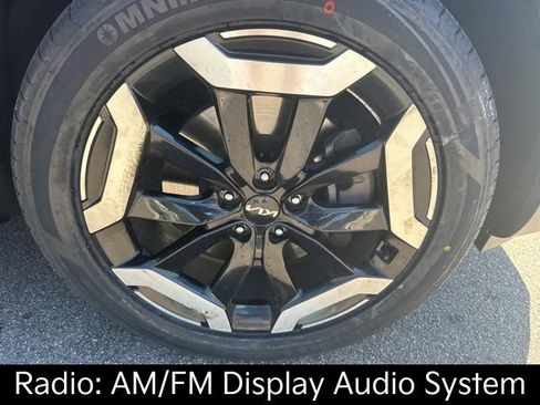 Used 2025 Kia Telluride S FWD image 5