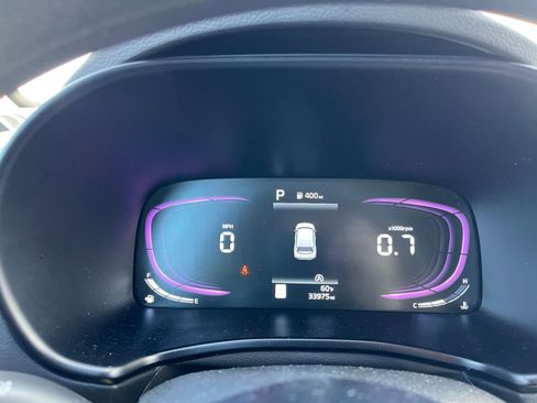 Used 2025 Kia Soul LX w/ LX Technology Package FWD image 10