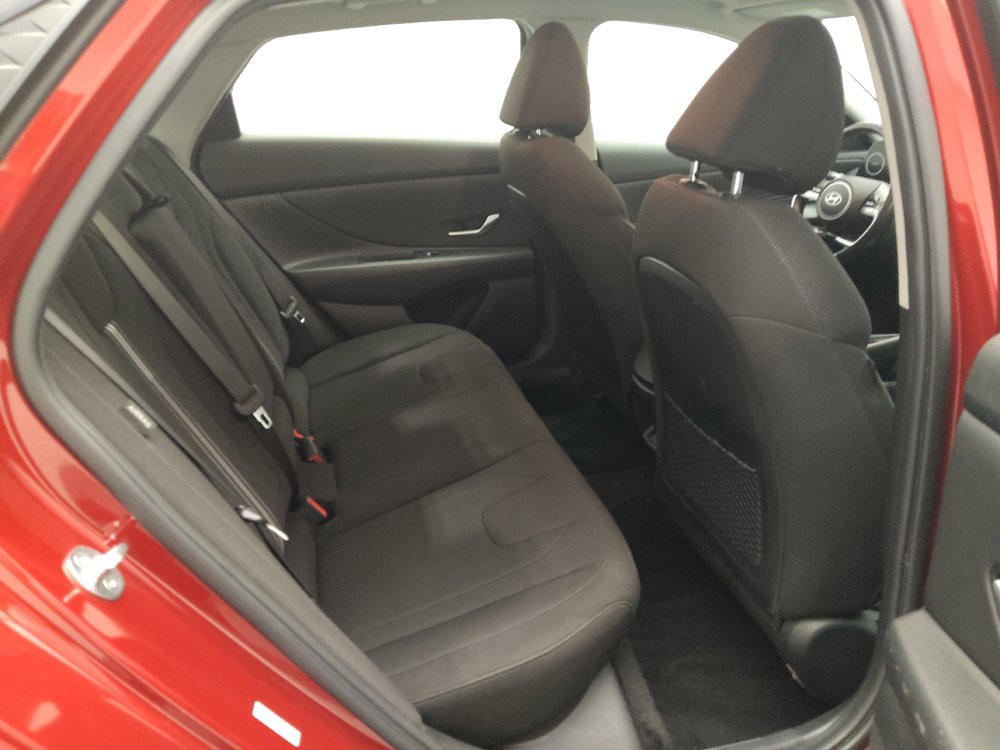 Used 2024 Hyundai Elantra SEL w/ Convenience Package FWD image 19