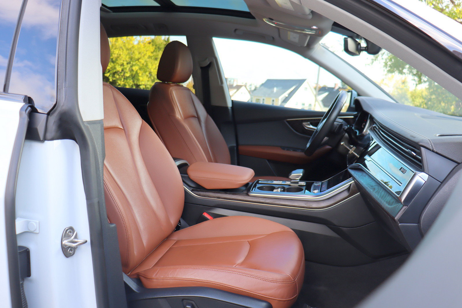 Used 2023 Audi Q8 Premium w/ Convenience Package AWD/4WD image 21
