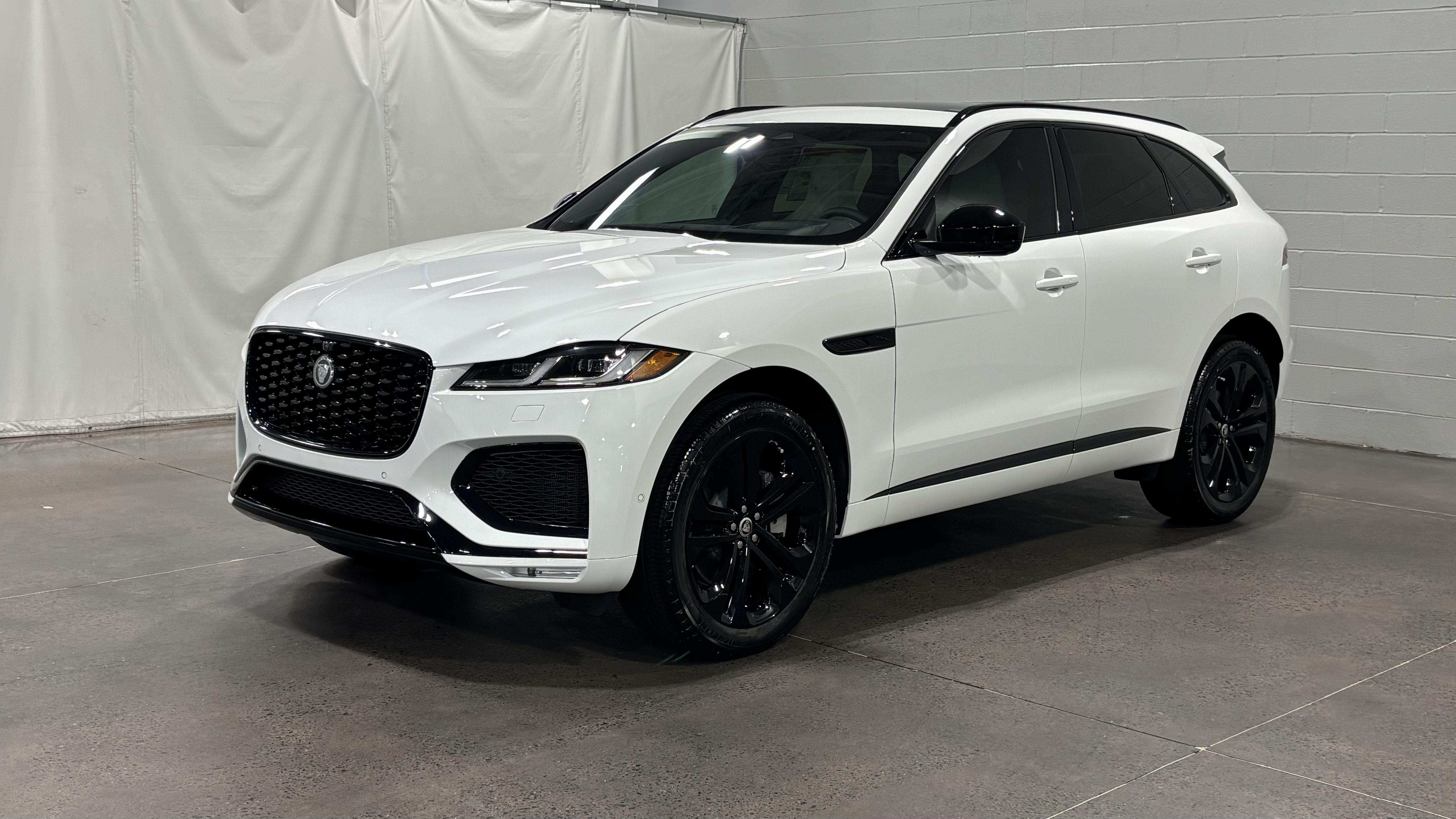 New 2026 Jaguar F-PACE R-Dynamic S AWD/4WD image 1