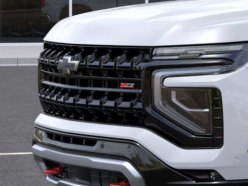 New 2026 Chevrolet Suburban Z71 AWD/4WD image 13