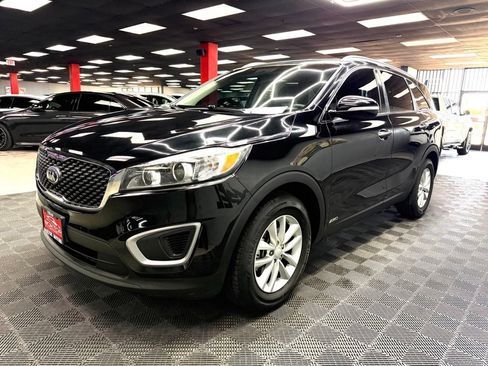 Used 2017 Kia Sorento AWD image 7