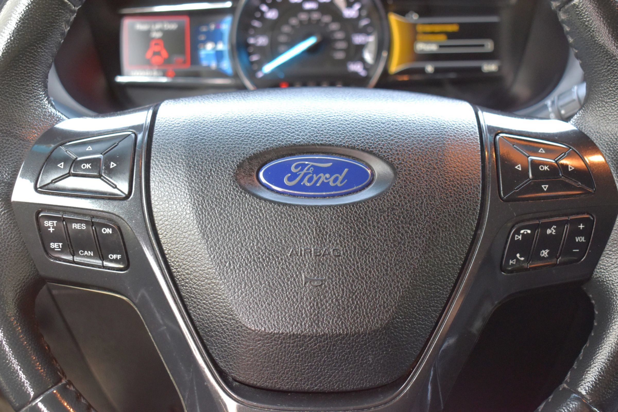 Used 2019 Ford Explorer XLT w/ Equipment Group 201A AWD/4WD image 15