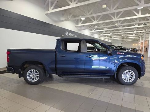 Used 2023 Chevrolet Silverado 1500 RST w/ Z71 Off-Road Package AWD/4WD image 6