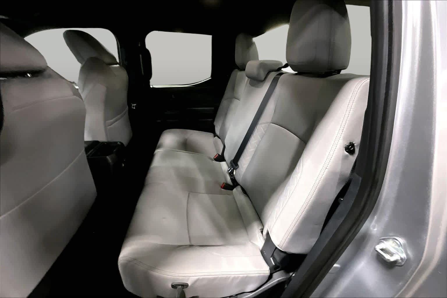 Certified 2025 Toyota Tacoma SR5 AWD/4WD image 19