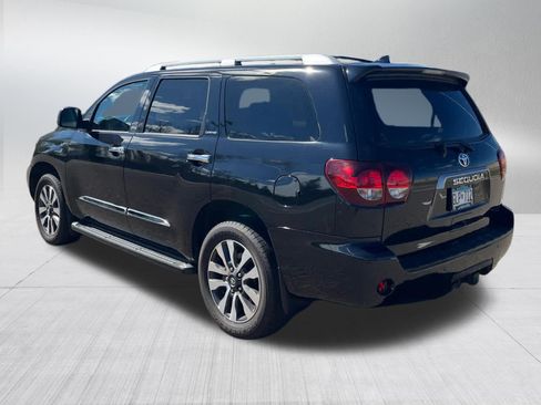 Used 2021 Toyota Sequoia Limited w/ Safety & Convenience Package AWD/4WD image 4