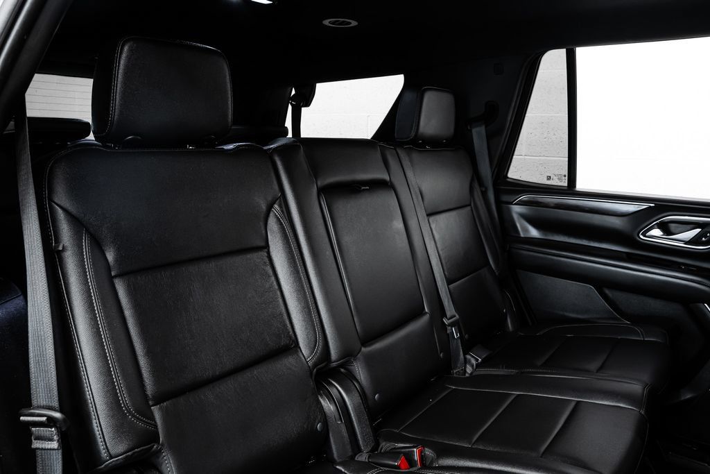 Used 2022 Chevrolet Tahoe Z71 w/ Luxury Package AWD/4WD image 33