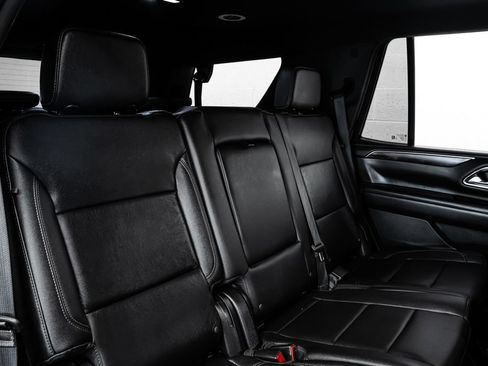 Used 2022 Chevrolet Tahoe Z71 w/ Luxury Package AWD/4WD image 33