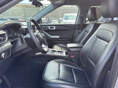 Used 2023 Ford Explorer XLT w/ Equipment Group 202A AWD/4WD image 14