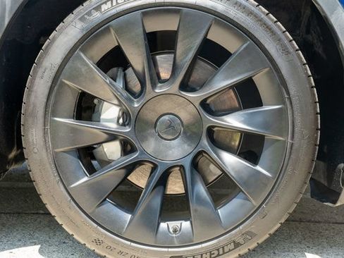Used 2023 Tesla Model Y AWD image 52