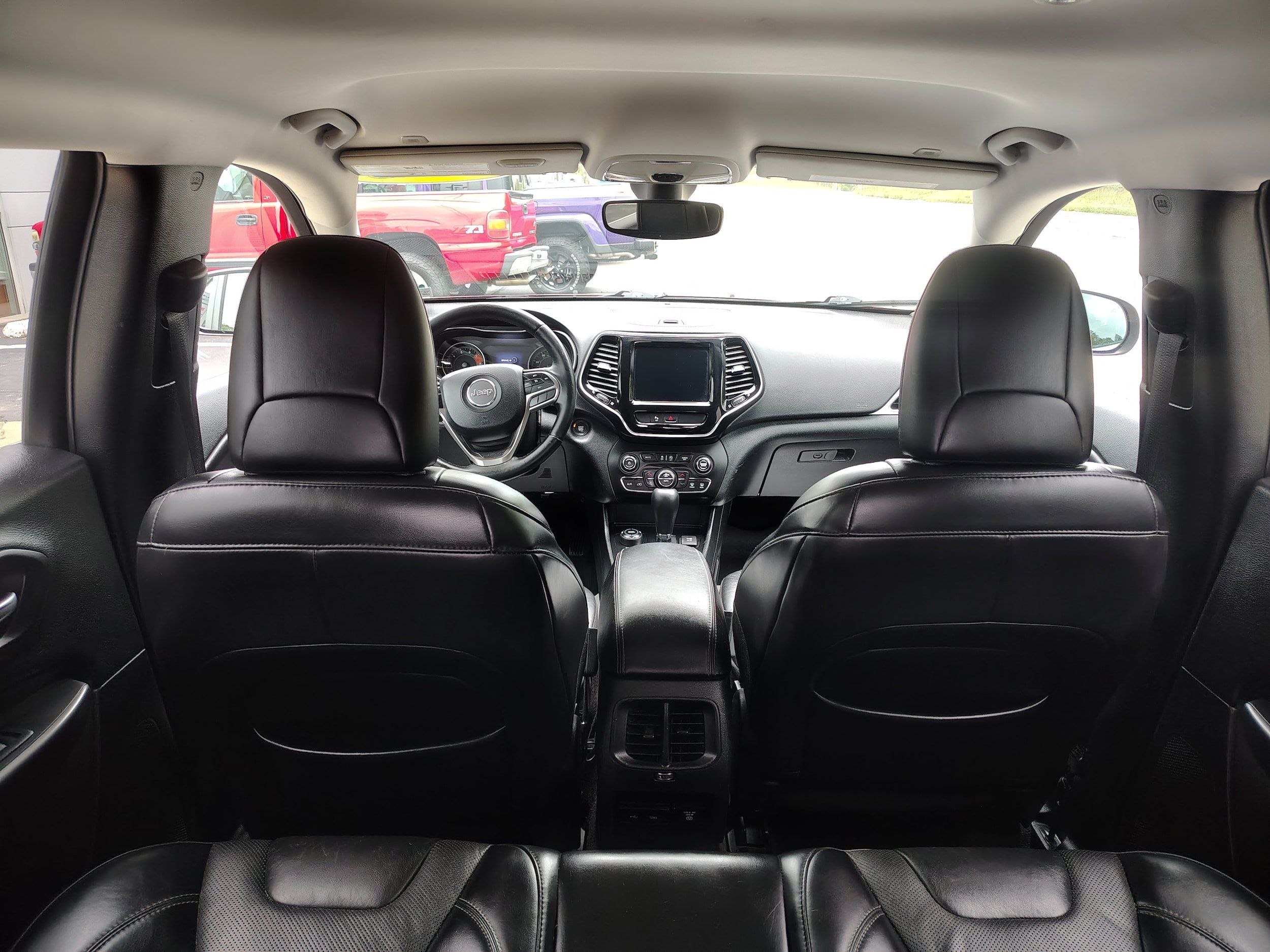 Used 2019 Jeep Cherokee Limited AWD/4WD image 12