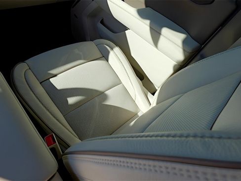 New 2026 GMC Yukon Denali w/ Sun & Power Step Package image 27