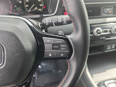 Used 2023 Honda Pilot Sport image 21