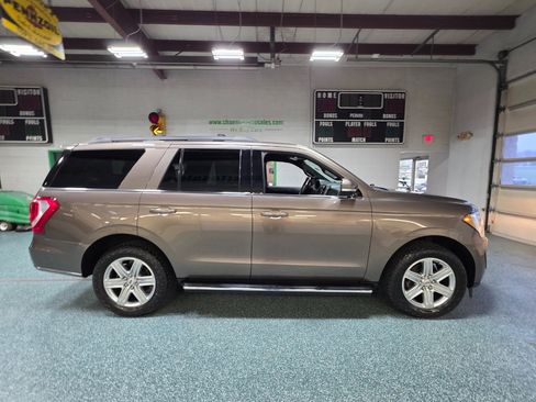 Used 2019 Ford Expedition XLT w/ Equipment Group 202A image 5