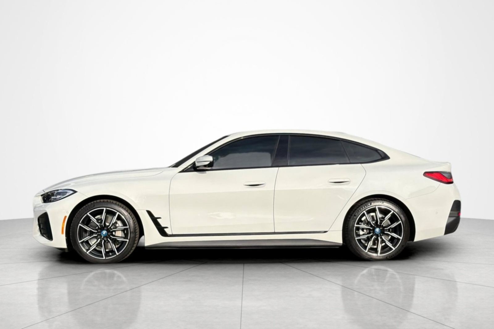 Used 2024 BMW i4 eDrive35 w/ M Sport Package RWD image 2