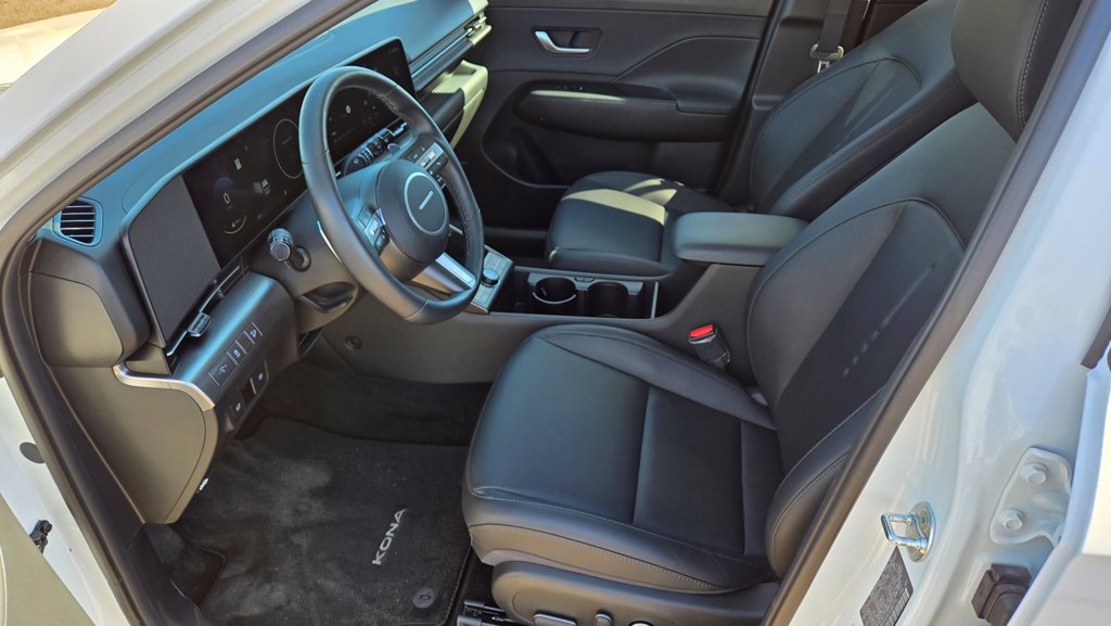 Used 2026 Hyundai Kona Limited FWD image 13
