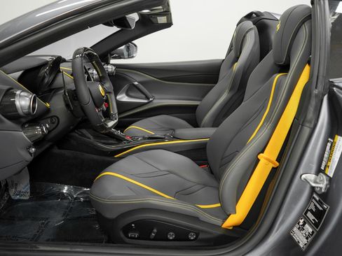 Used 2023 Ferrari 812 GTS image 36