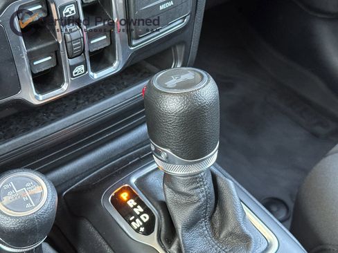 Used 2023 Jeep Wrangler Unlimited AWD/4WD image 22