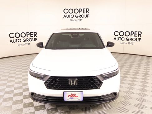 Used 2025 Honda Accord Sport image 9