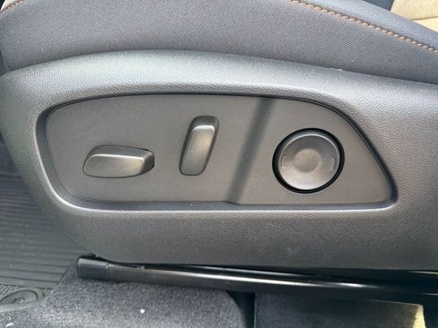 New 2026 Chevrolet Equinox ACTIV w/ Convenience Package III FWD image 12