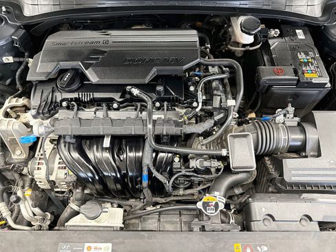 Used 2025 Hyundai Elantra SEL FWD image 33