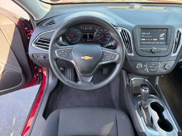 Used 2018 Chevrolet Malibu LT FWD image 15