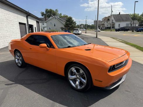 Used 2012 Dodge Challenger SXT Plus RWD image 6
