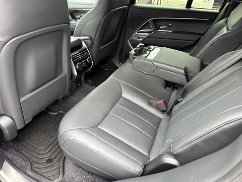 Used 2025 Land Rover Range Rover SE AWD/4WD image 20