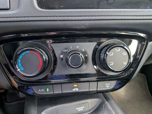 Used 2019 Honda HR-V LX image 20