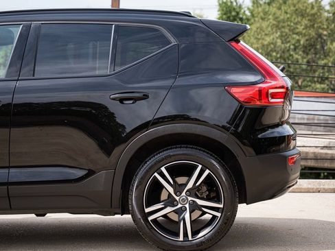 Used 2021 Volvo XC40 T5 R-Design w/ Protection Package AWD/4WD image 4