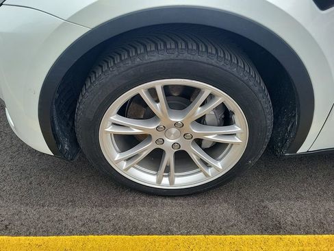 Used 2020 Tesla Model Y Long Range AWD/4WD image 9
