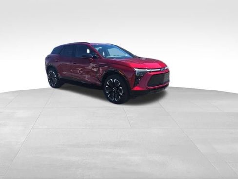 Certified 2025 Chevrolet Blazer EV RS AWD/4WD image 14