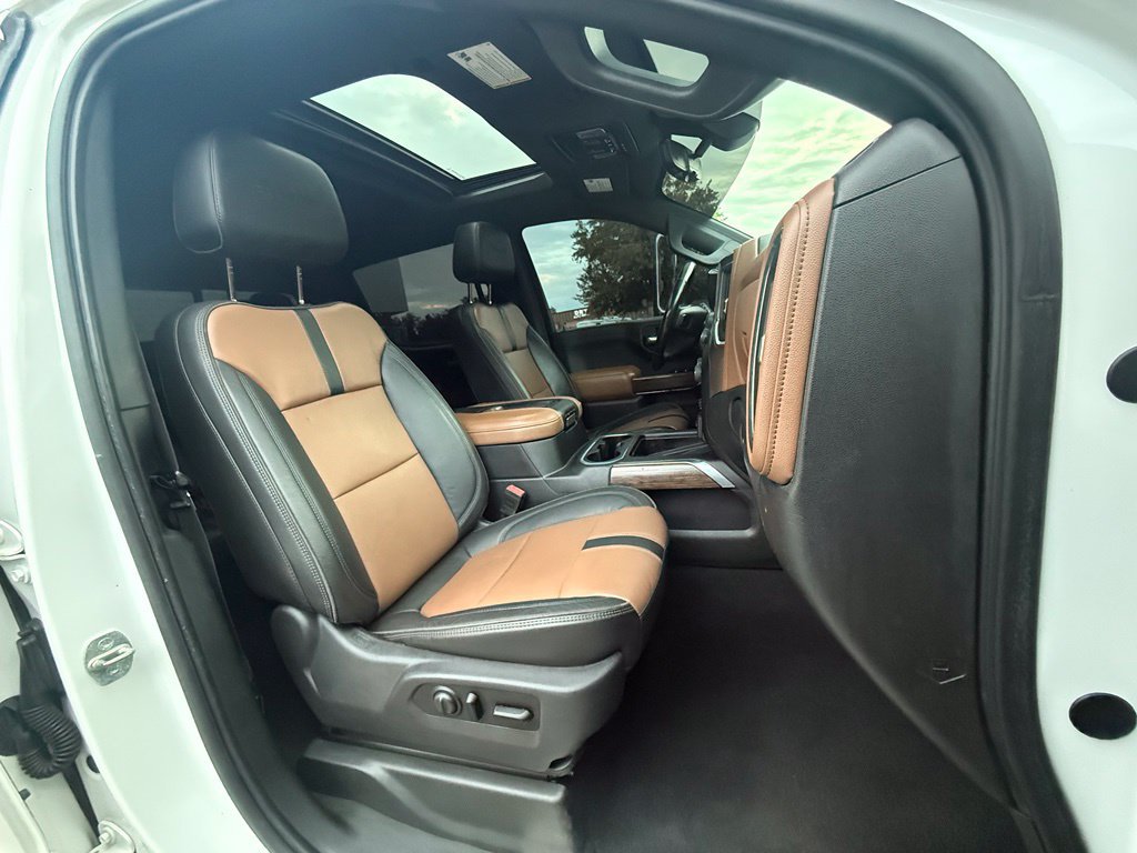 Used 2019 Chevrolet Silverado 1500 High Country w/ Technology Package AWD/4WD image 28