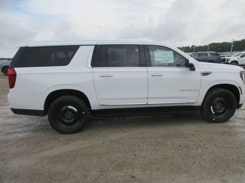 New 2026 GMC Yukon XL Elevation w/ Elevation Premium Package AWD/4WD image 3